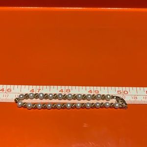 Vintage faux pearl bracelet 7”